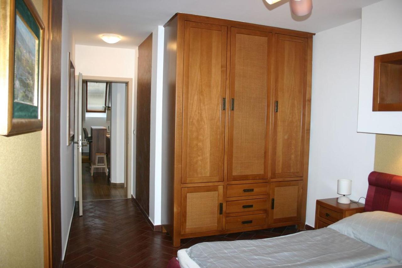 Enjoy 110Qm Apartment Im Historischen Zentrum Sopron Exterior photo